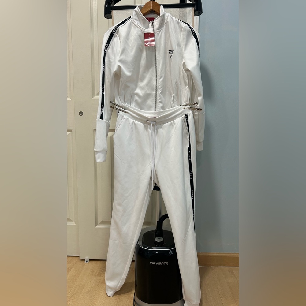 Guess Bright White Zippered Jacket